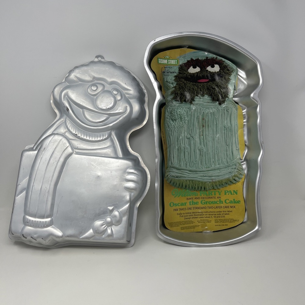 Lot Of 2 Wilton Cake Pans Ernie And Oscar The Grouch Sesame Street